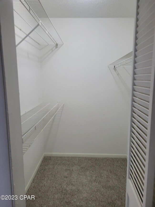 Building Photo - 4083 Woodridge Pl