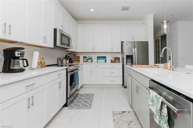 Building Photo - 5939 Gala Dr