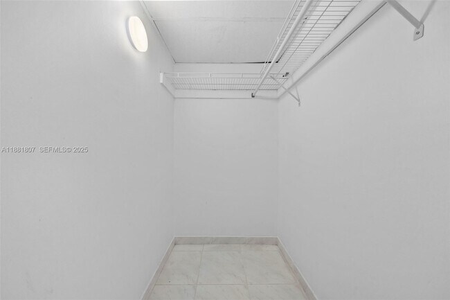 Building Photo - 300 Bayview Dr