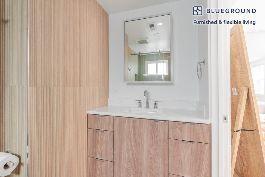 Building Photo - 2116 Kalorama Rd NW