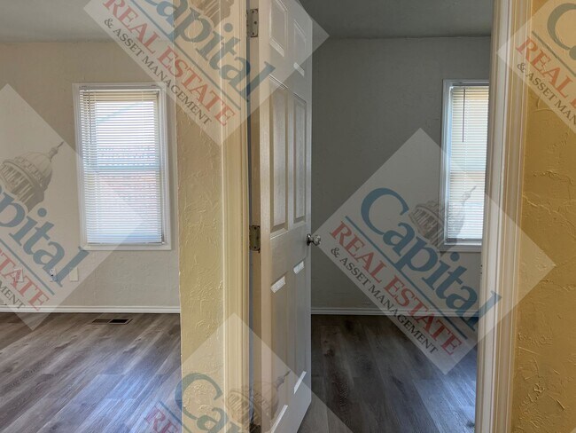 Building Photo - Great 4 Bedroom!!!