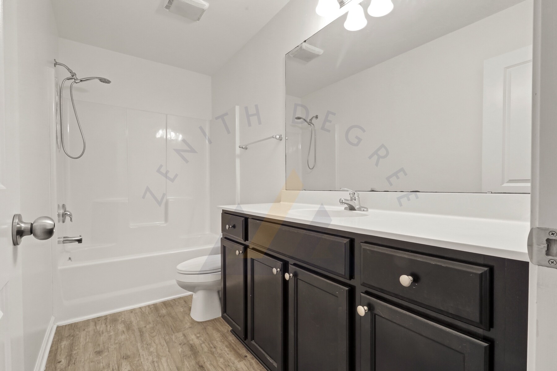 Building Photo - 206 Plumgrass Way