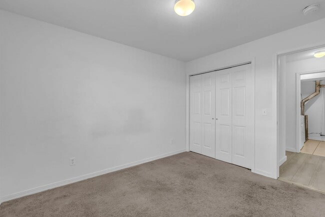 Building Photo - Main Street Kamas Condo