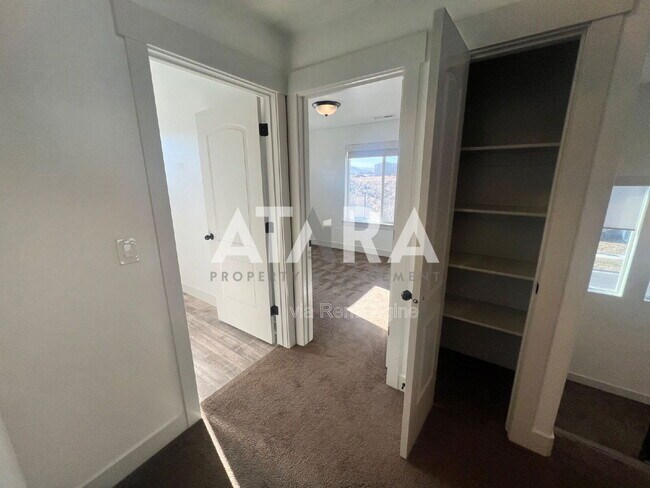 Building Photo - 1788 W Fall Brook Dr