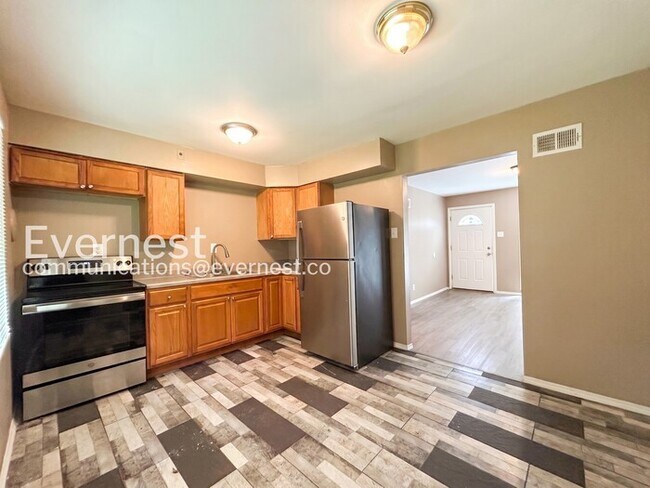 Building Photo - 4001 Cranberry Ln