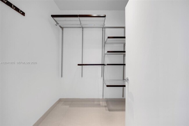 Building Photo - 17121 Collins Ave