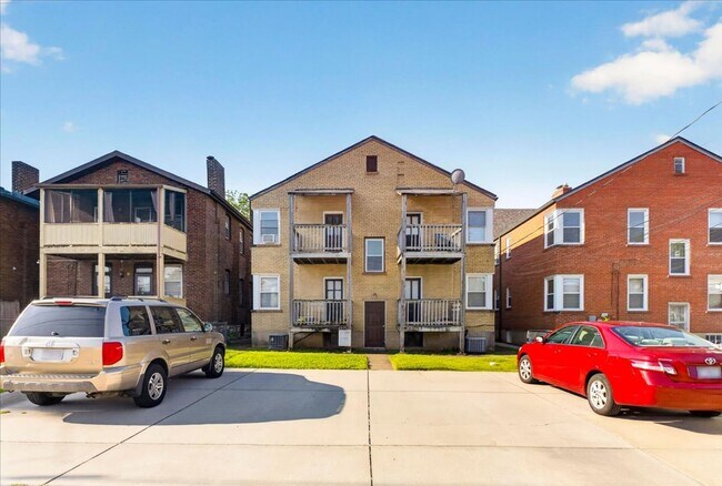 Building Photo - 4939 Pernod Ave