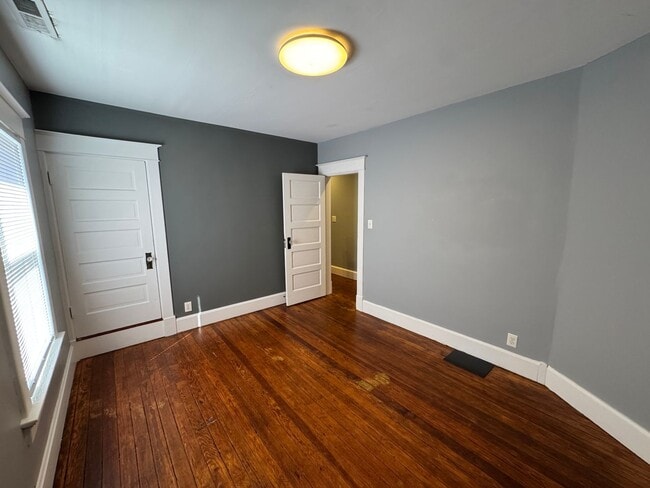 Building Photo - 1020-1022 S Randolph