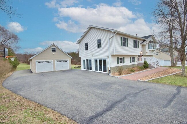 Building Photo - 478 Lake Rd