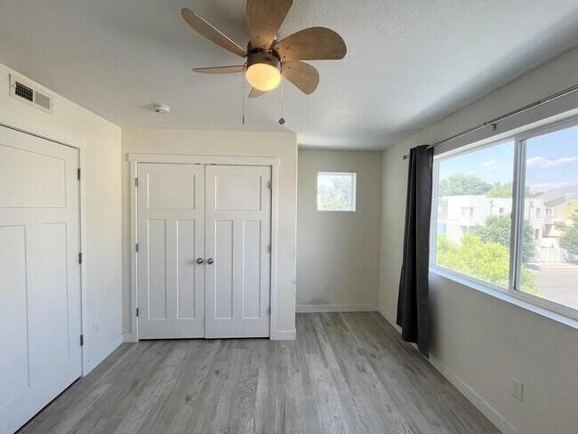 Building Photo - 3546 Terra Sol Dr