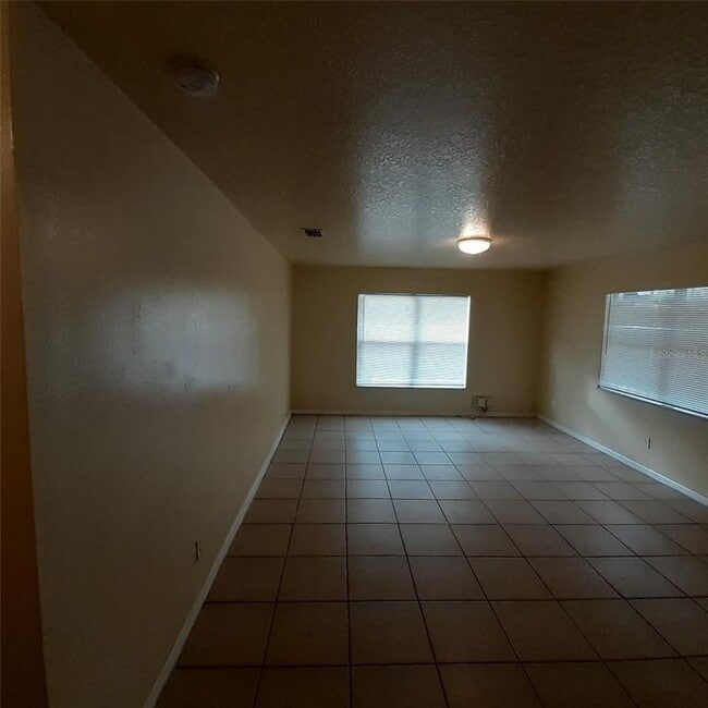 Building Photo - 3625 E Chelsea St