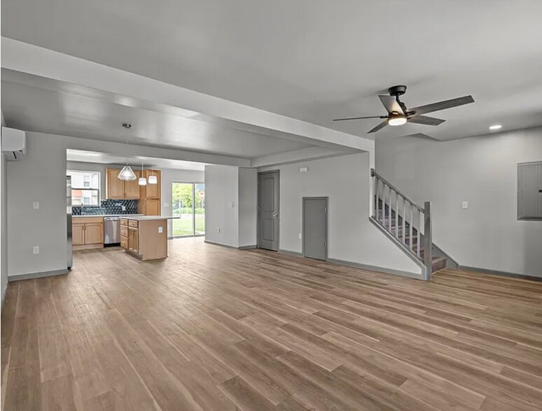 Building Photo - 22 Mayflower St