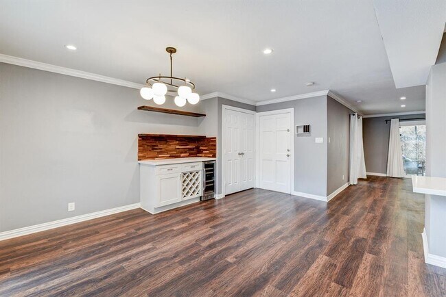 Building Photo - 6306 Riverview Way