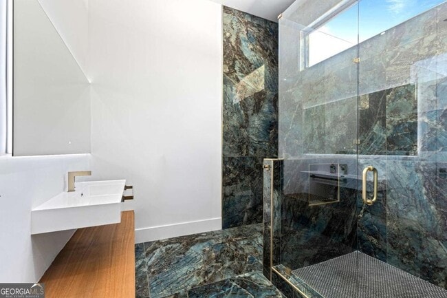 Building Photo - 3600 Lower Roswell Rd