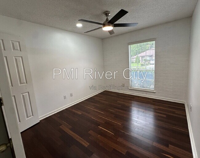 Building Photo - 13951 Summer Breeze Dr