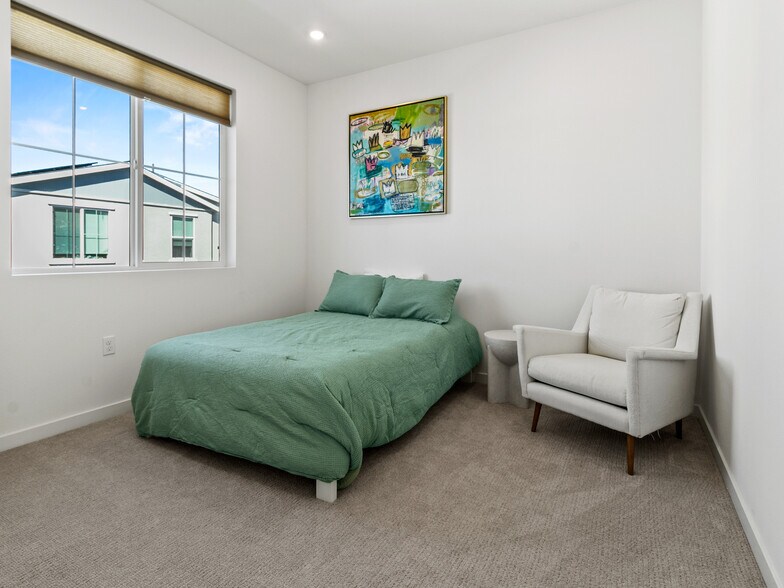 Guest room 1 - 1191 Grassland Rd