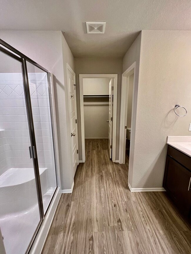 Building Photo - 4 Bed/ 2 Bath in Stone Horse Neighborhood With Community Pool!