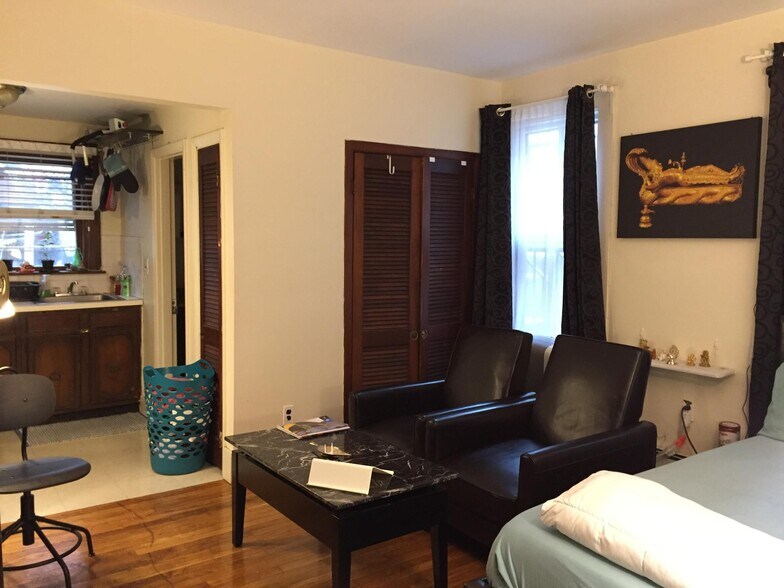 Primary Photo - 306 Newbury St