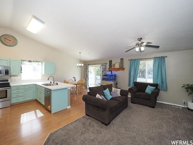 Building Photo - Spacious Rambler w attached 2 car garage!