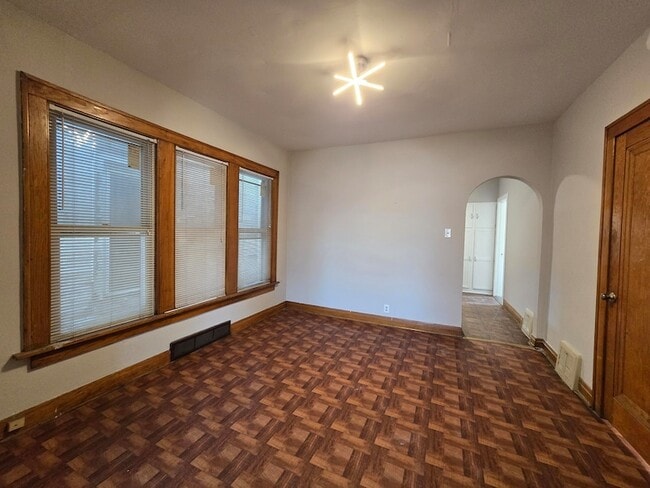 Building Photo - 3741 Parrish Ave