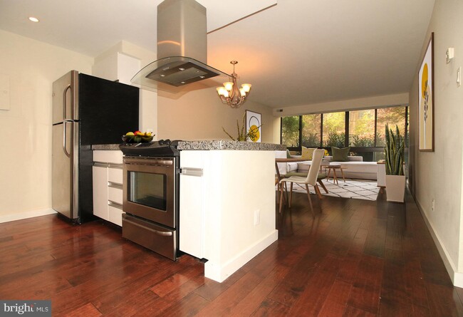 Building Photo - 1140 23rd Street NW Unit 105