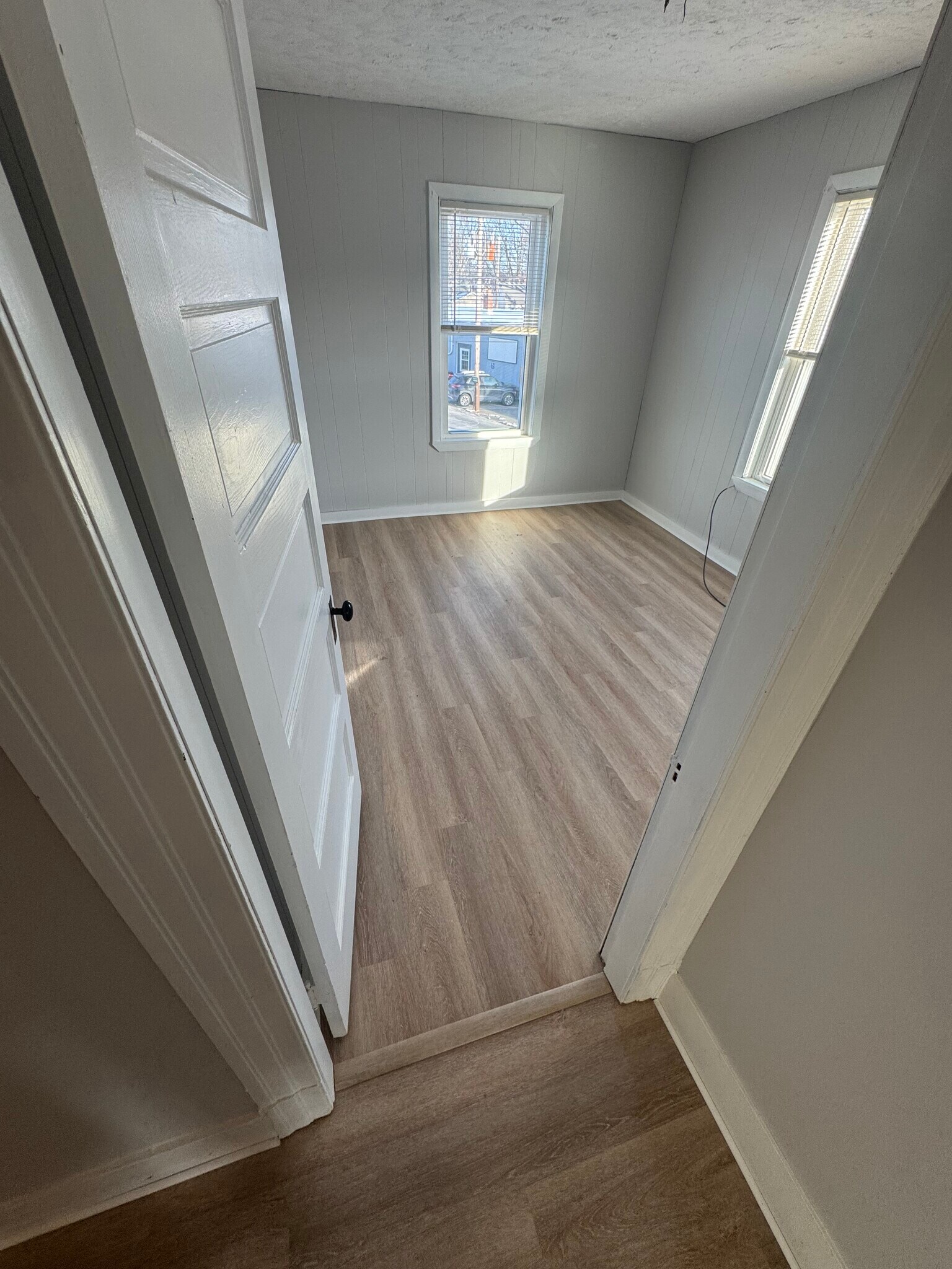 Building Photo - 2 Clinton St