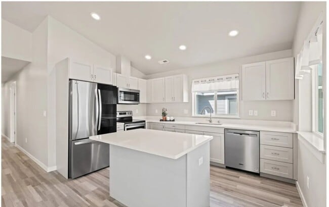 Building Photo - Newer Construction Home in Gated Community