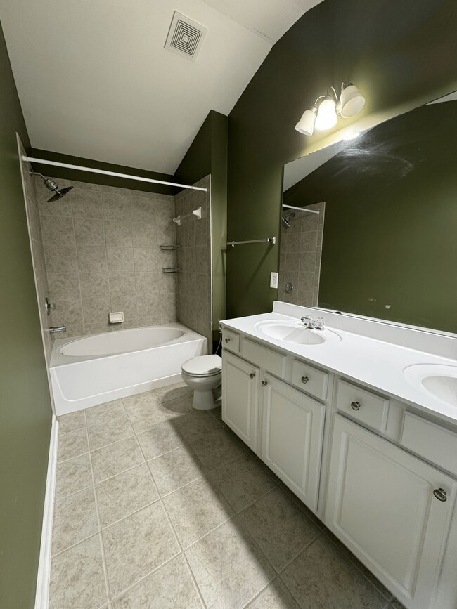 Building Photo - 1356 Thornborough Dr