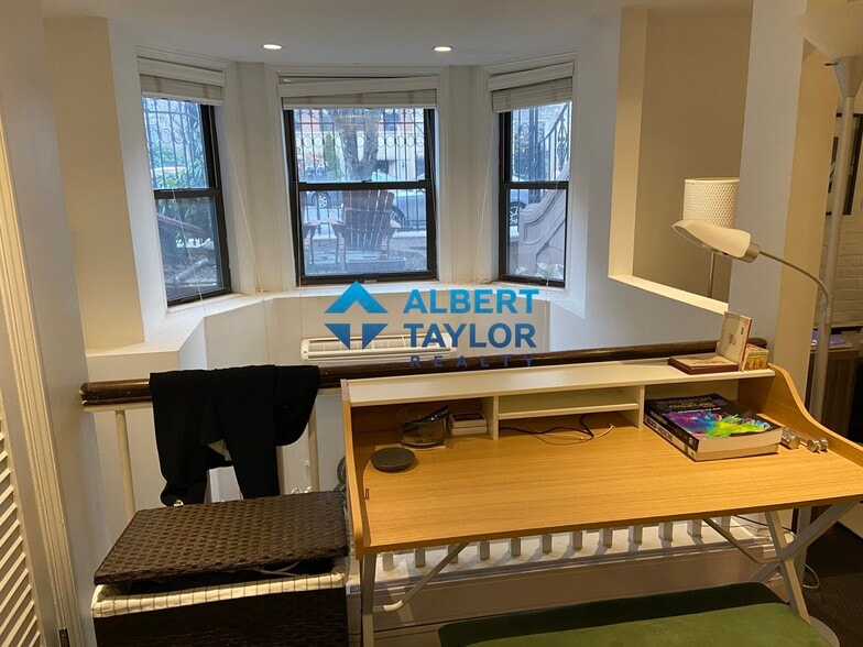 Building Photo - 117 Beacon St