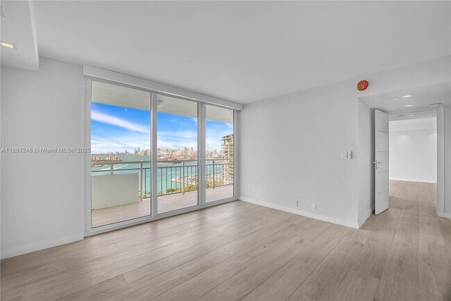 Building Photo - 400 South Pointe Dr