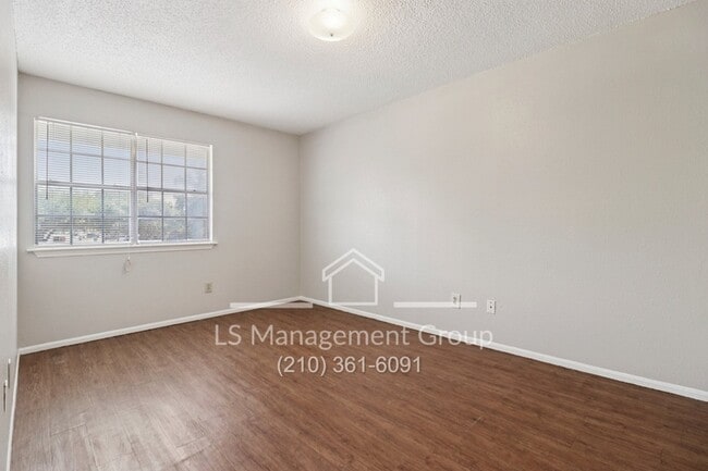 Building Photo - 6720 Windsor Hollow Dr