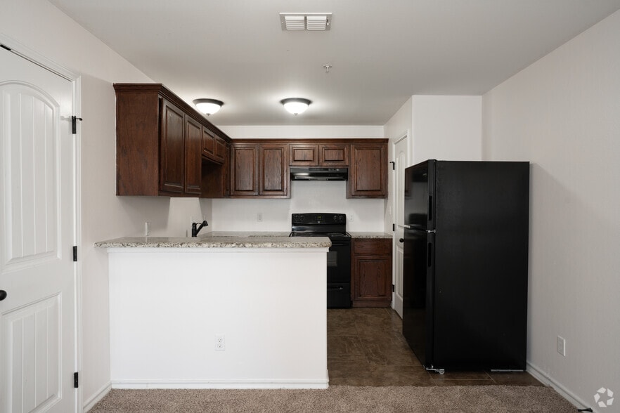 2BR, 2BA - 1,040SF - Kitchen - Manhattan Apartments