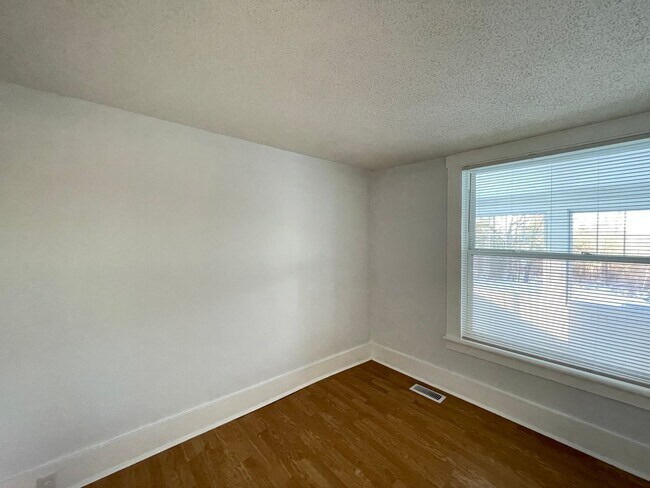 Building Photo - 24 Grandview Rd