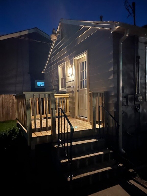 Building Photo - 346 E Bernhard Ave