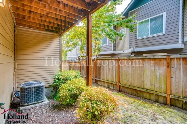 Building Photo - **COMING SOON** Spacious 3-Story Home in a...