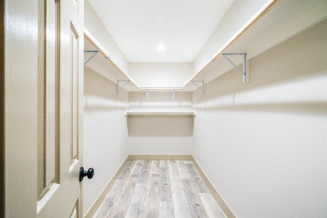 Building Photo - 5347 Paisley Ln