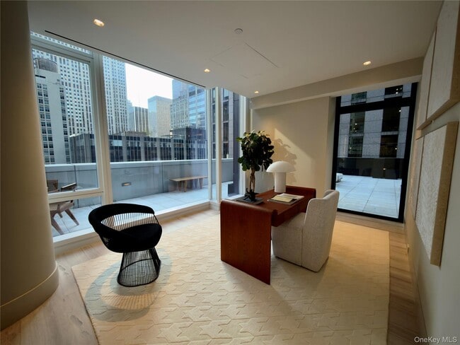 Building Photo - 18 W 53rd St