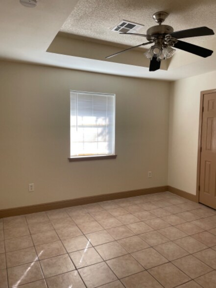 Building Photo - 3327 Jupiter Dr