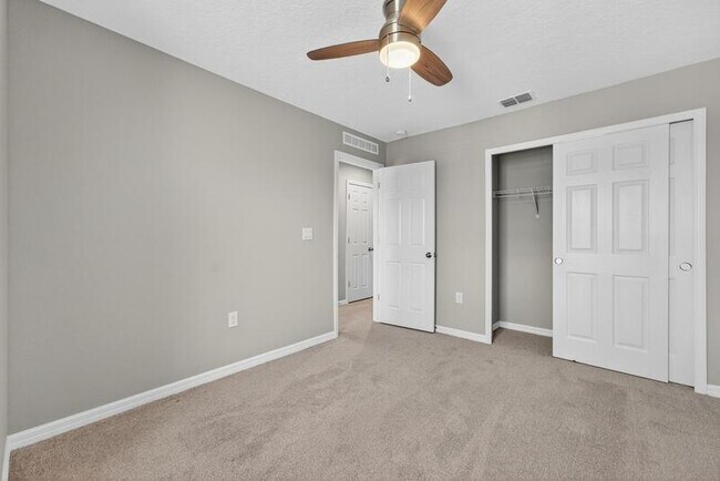 Building Photo - 9415 Randal Park Blvd