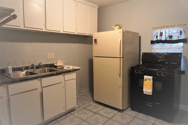 Building Photo - 5114 Laura Koppe Rd