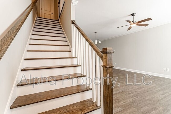 Building Photo - 14 Alderly Way