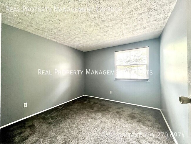 Building Photo - 5120 Speyside Ct