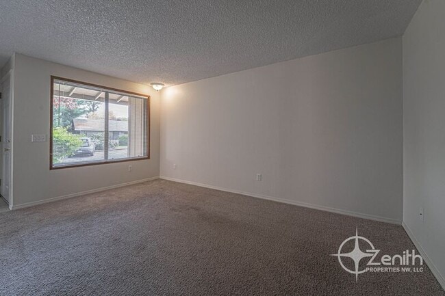Building Photo - 3012 NE 78th Ave