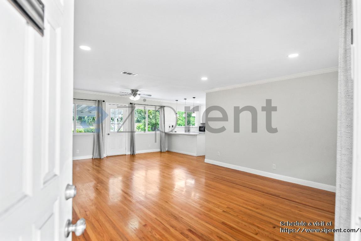 Building Photo - 8367 Cavalier Ln