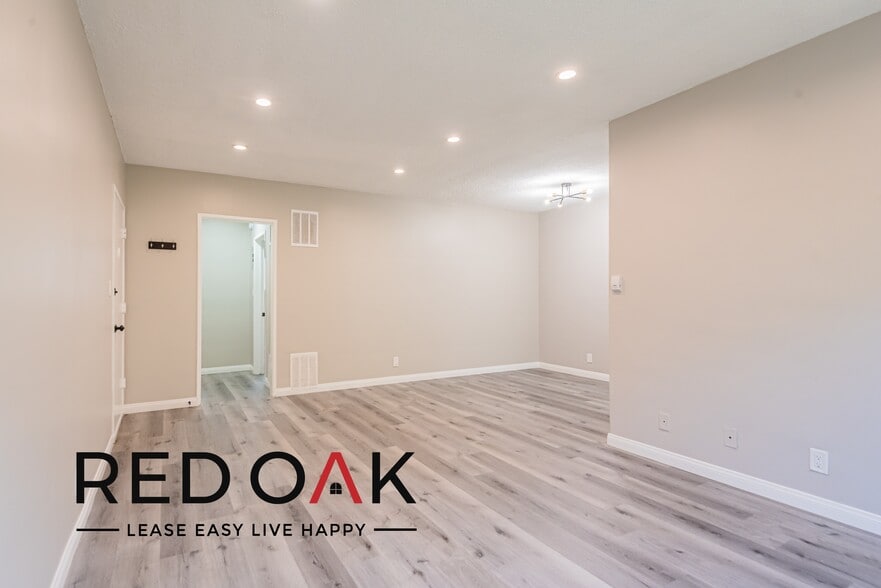 Building Photo - 929 N Genesee Ave