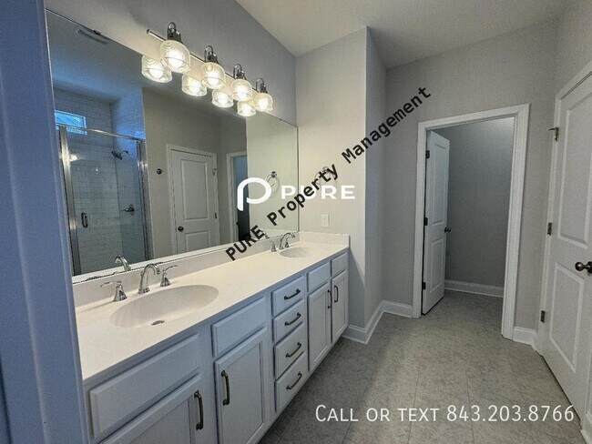 Building Photo - Beautiful 4 bed in Carnes Crossroads