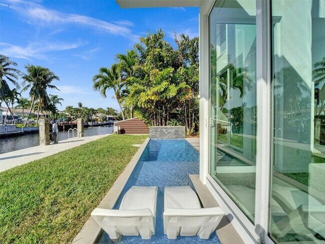 Building Photo - 2217 NE 17th Terrace