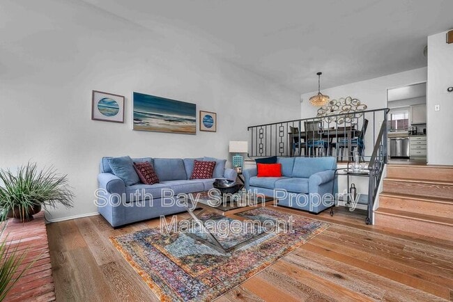 Building Photo - 420 Palos Verdes Blvd