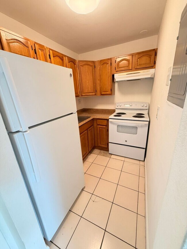 Building Photo - One-bedroom for rent in Pompano Beach