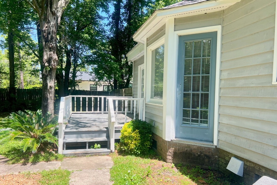 Building Photo - 4614 Masonboro Loop Rd